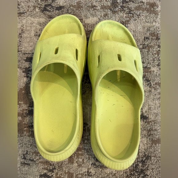 HOKA ORA 3 RECOVERY SLIDES
 Color is Honeydew men’s 10 or Women’s 12 - Picture 1 of 7